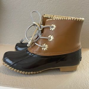jack rogers new with out box classic Chloe rain boot size 7 - womens